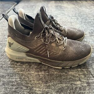 Under Armour Men's Dark Gray Athletic Shoes